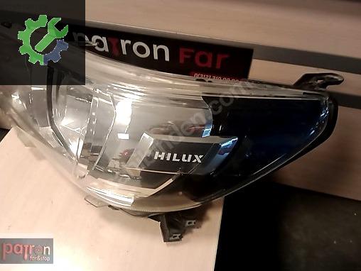 Toyota Hilux Sol Ön Far çıkma parça