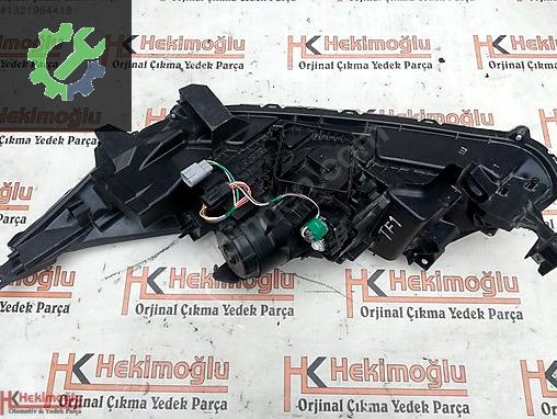 Honda Accord Sağ Ön Far çıkma parça