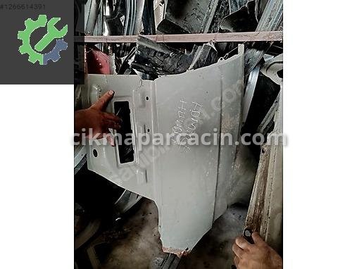 Hyundai Accent Sağ Arka Çamurluk çıkma parça