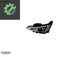 HYUNDAİ ELANTRA 2020- ÖN FAR (LEDLİ) SOL SIFIR 92101-F2600