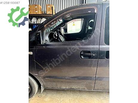Hyundai H1 Kapı (Ön Sol) çıkma parça