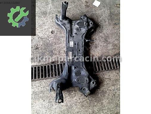 Hyundai i20 Ön Travers çıkma parça