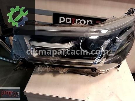 Toyota Hilux Sol Ön Far çıkma parça
