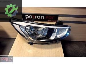Hyundai Accent Blue Sağ Far Orjinal Sıfır Ayarında