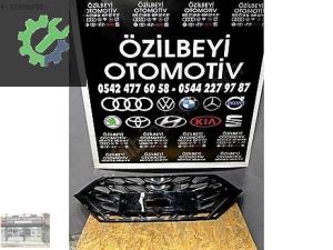 Hyundai i20 makyajlı kasa 2023 2025 ön panjur piano black