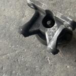 8E0399115F AUDİ A4 A6 ŞANZIMAN ARKA KULAK