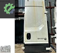 İVECO DAİLY PANELVAN HATASIZ SAG ARKA BAGAJ KAPAGI