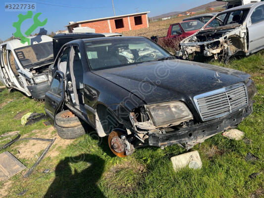 Mercedes-Benz C Serisi Torpido çıkma parça