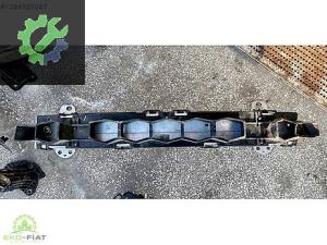Jeep Renegade Ön Tampon Demiri 52119990