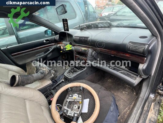 Audi A4 Torpido çıkma parça