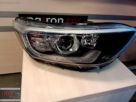 Kia Stonic Sağ Ön Far çıkma parça