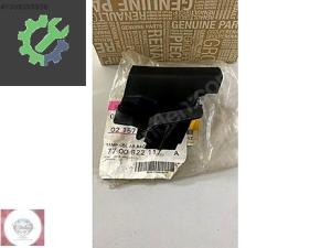 LAGUNA 2 SOL ARKA TAMPON BAĞLANTI PARÇASI MAİS 7700822117