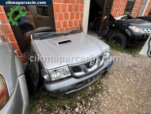 Nissan Terrano Far çıkma parça