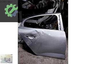 MEGANE 4 GRİ SAĞ ARKA KAPI ORJİNAL ÇIKMA 821002253R