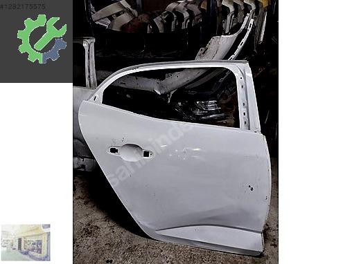 MEGANE 4 HATCHBACK SAĞ ARKA KAPI ORJİNAL ÇIKMA 821003398R