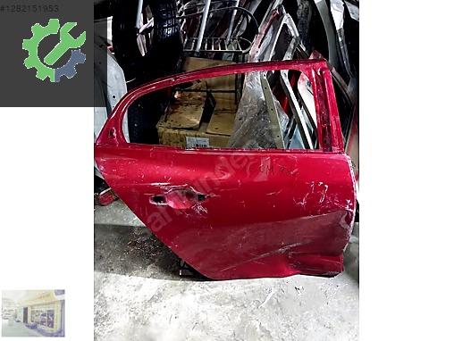 MEGANE 4 SAĞ ARKA KAPI ORJİNAL ÇIKMA 821001172R