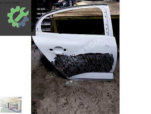 MEGANE 4 SEDAN SAĞ ARKA KAPI ORJİNAL ÇIKMA 821002253R