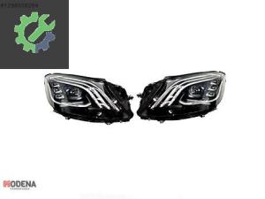 MERCEDES-BENZ C SERİSİ W205 14- İÇİN MAYBACH ÖN FAR TAKIMI SIFIR