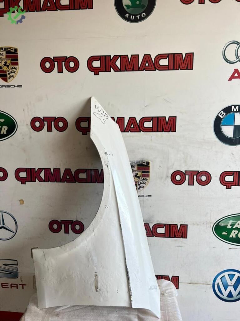 Mercedes-Benz CLS Sol Ön Çamurluk çıkma parça
