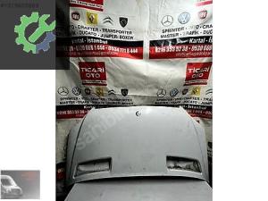 MERCEDES BENZ ÖN KAPUT