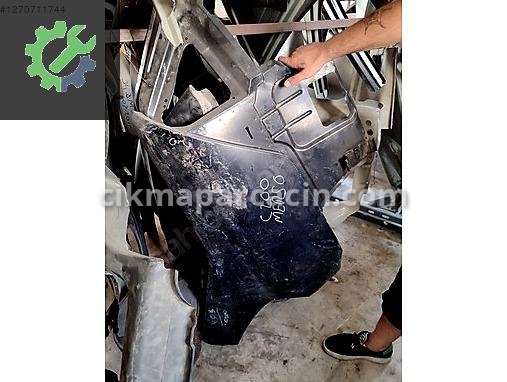 Mercedes-Benz C200 Sol Arka Çamurluk çıkma parça