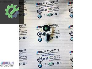 MERCEDES CLA W117 ÇIKMA SAĞ ÖN CAM MOTORU A2078200542