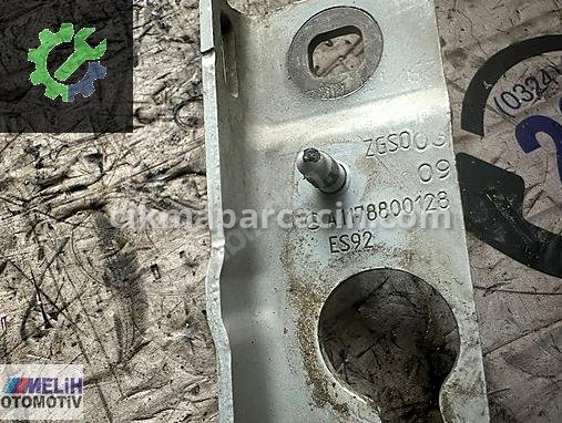 Mercedes-Benz CLA Kaput Menteşesi A1178800128 çıkma parça