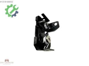 MERCEDES C SERİSİ W204 KAPUT KİLİT MEKANİZMASI A2048800260