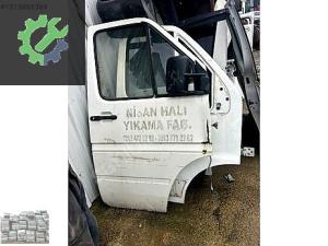 MERCEDES SPRİNTER SAĞ ÖN KAPI