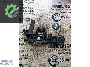 MERCEDES W204 ÇIKMA SAĞ KAPI BRAKETİ A2047601634