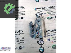 MERCEDES W204 SOL KAPUT MENTEŞESİ A2048800218