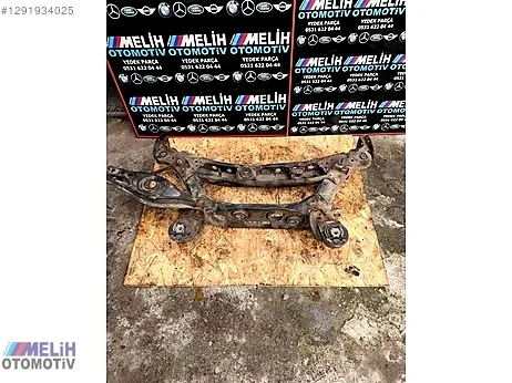 Mercedes-Benz 200 Panel / Travers A2103506201 çıkma parça