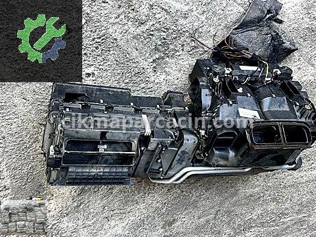 Mercedes-Benz SL Kalorifer Kutusu çıkma parça