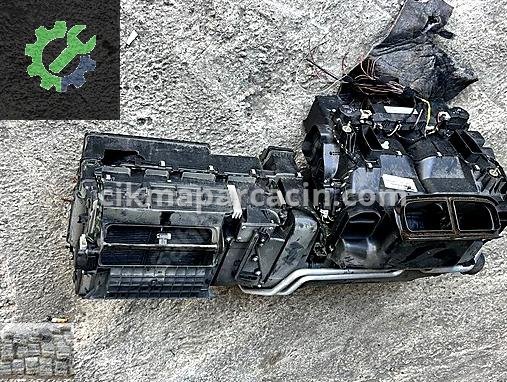 Mercedes-Benz SL Kalorifer Kutusu çıkma parça