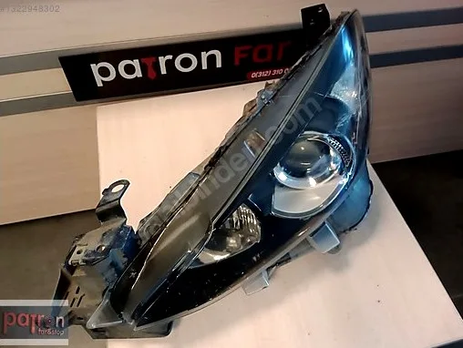 Mazda 3 Sol Ön Far çıkma parça