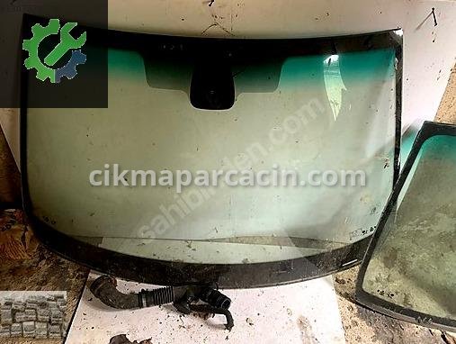Renault Megane Çamurluk çıkma parça