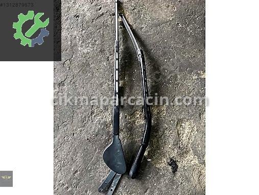 Mercedes-Benz CLA Silecek Kolu çıkma parça