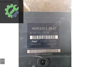 Mercedes E kasa 210 820 38 26 beyin