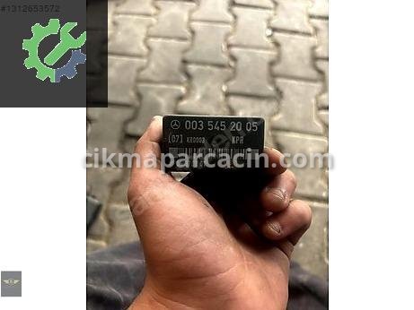 Mercedes-Benz EQA Röle çıkma parça