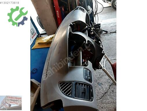 Hyundai Accent Ön Torpido çıkma parça