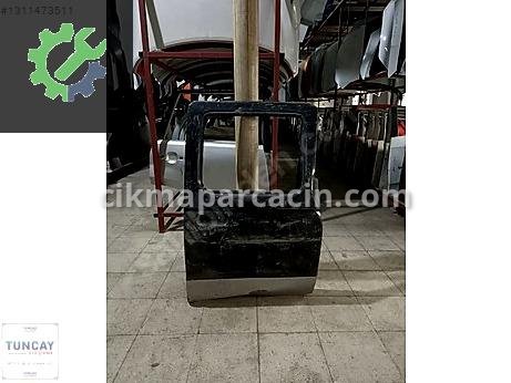 Nissan Country Kapı (Arka Sağ) çıkma parça