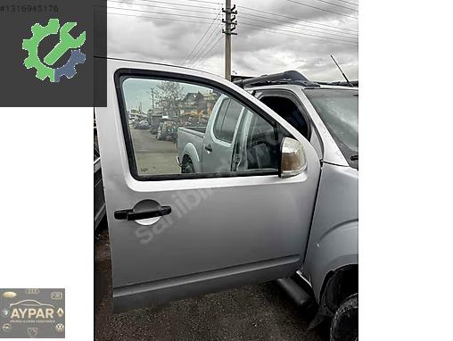Nissan Navara Sağ Kapı çıkma parça