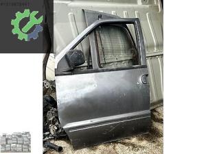 NİSSAN VANETTA SOL ÖN KAPI