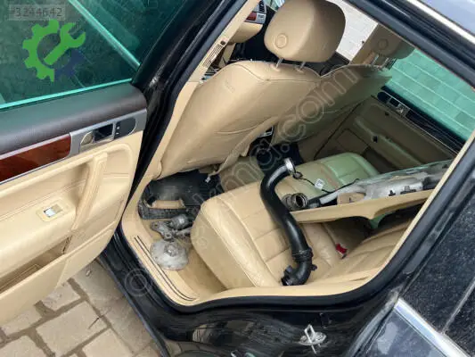 Volkswagen Touareg Torpido çıkma parça