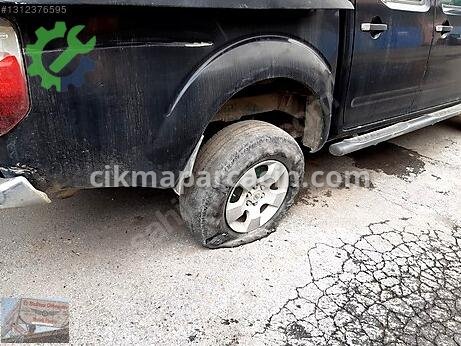 Nissan Navara Çamurluk (Arka) çıkma parça