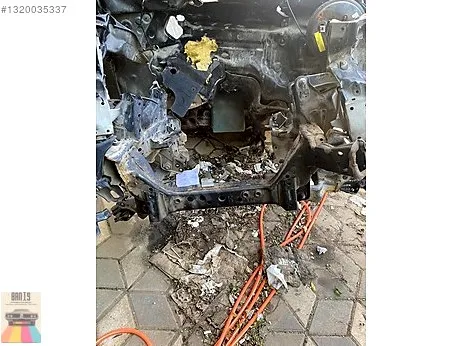 Nissan Navara Ön Şasi çıkma parça