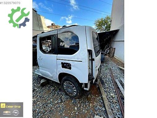 Opel Combo Kesme Tavan Sacı çıkma parça