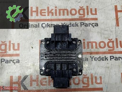 Opel Corsa Beyin 55556752 çıkma parça