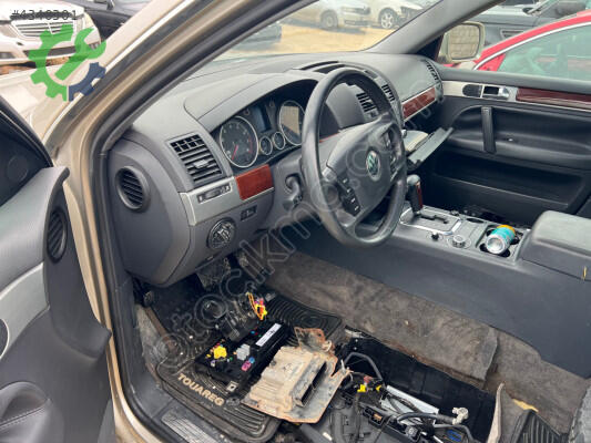 Volkswagen Touareg Far çıkma parça