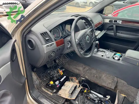 Volkswagen Touareg Far çıkma parça